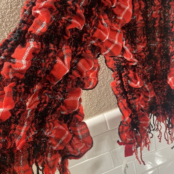 Ruffled with Fringe Orange / Black / white Scarf . NEW with Tags Saks Off 5th - Picture 5 of 6